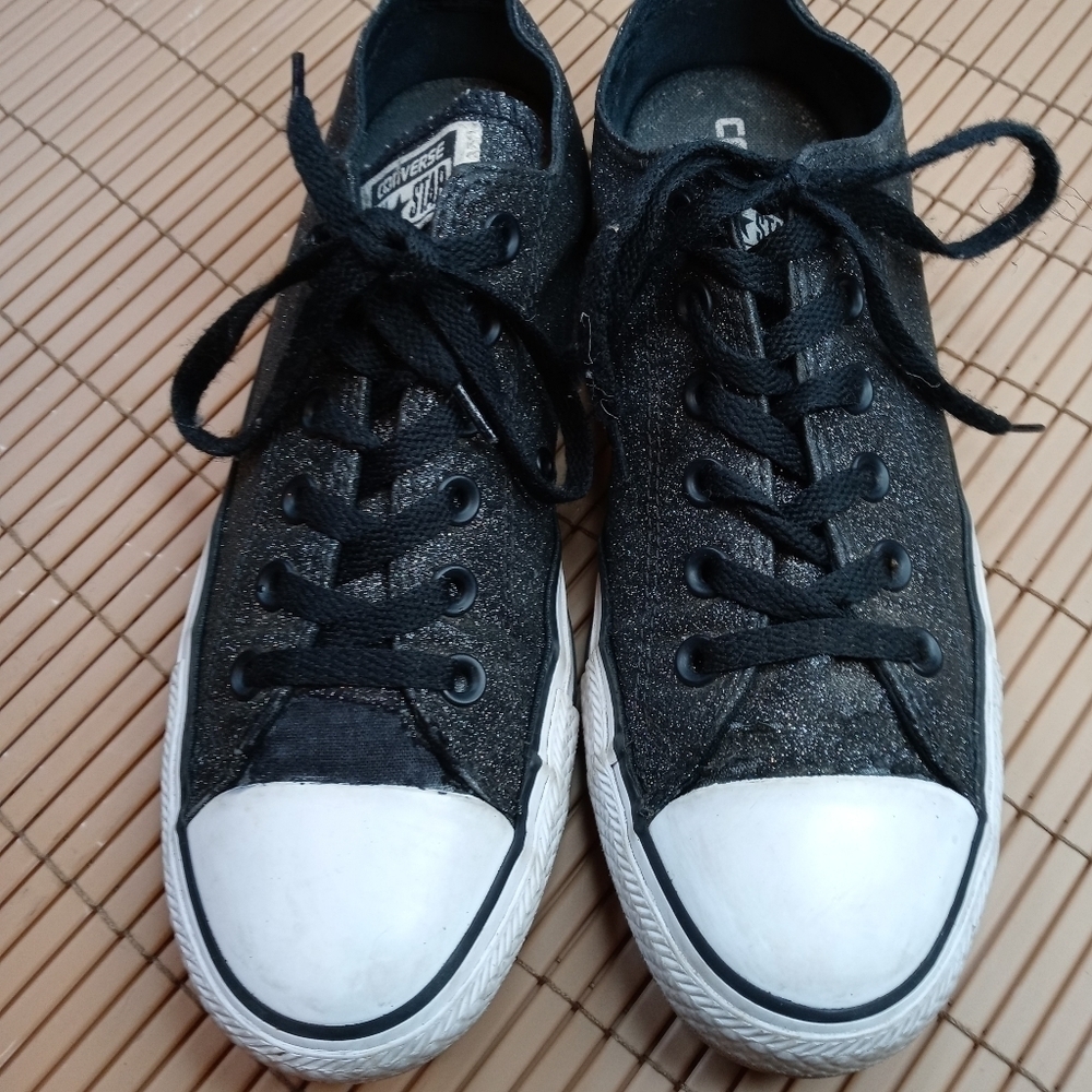 Converse All Stars black leather high tops fashion sneakers. Men's 7. Wo's 9. A3